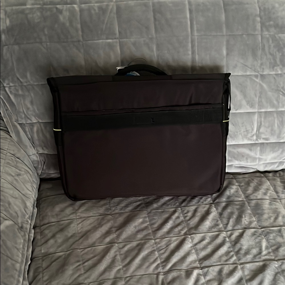 Targus Black Professional Laptop Bag with Padded Protection - Picture 9 of 12
